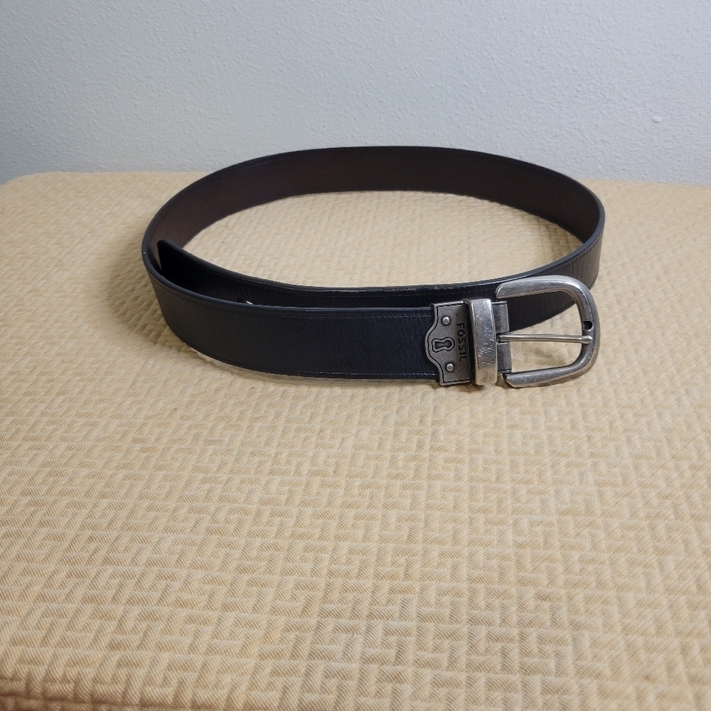 Fossil men's black leather belt size L 44.5in length